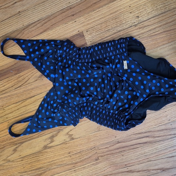 DKNY One Piece Swimsuit Black/Blue Polka Dot Side Ruching V Neck Swimwear Sz 10 - Picture 15 of 15